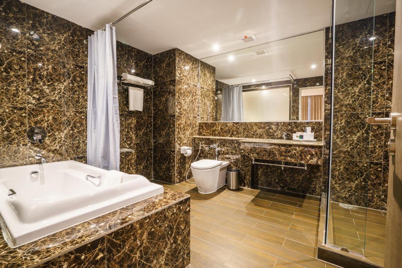 New Season Square Hotel Hat Yai Esterno foto