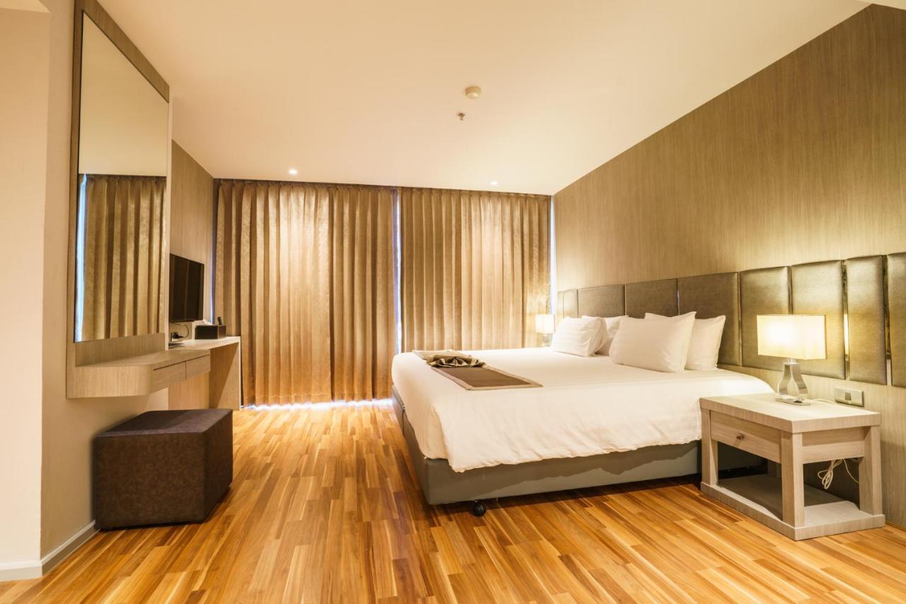 New Season Square Hotel Hat Yai Esterno foto