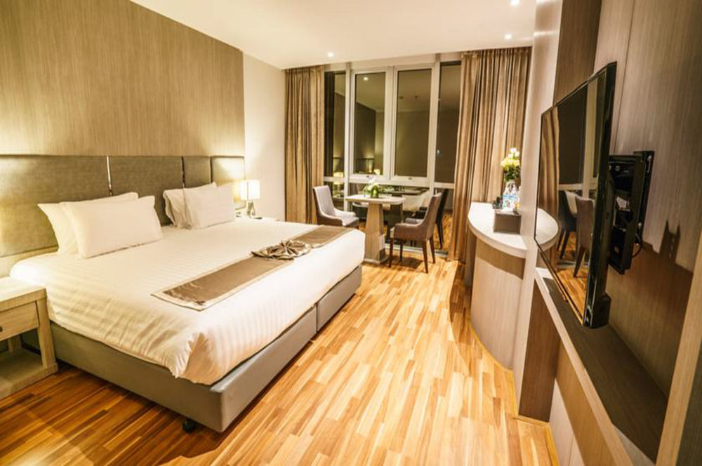 New Season Square Hotel Hat Yai Esterno foto