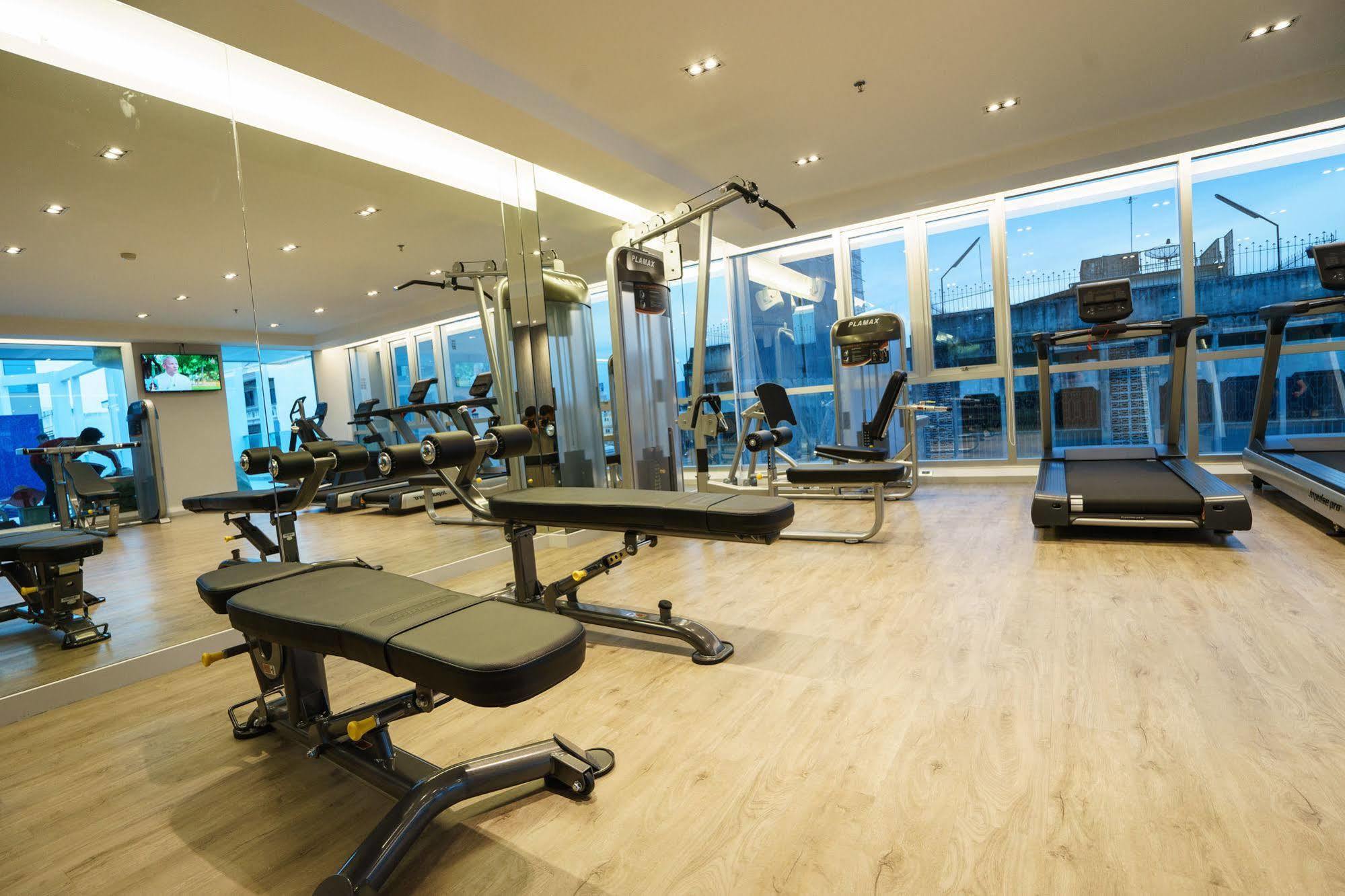 New Season Square Hotel Hat Yai Esterno foto